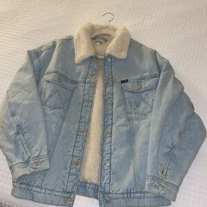 NWOT wrangler sherpa oversized jean jacket